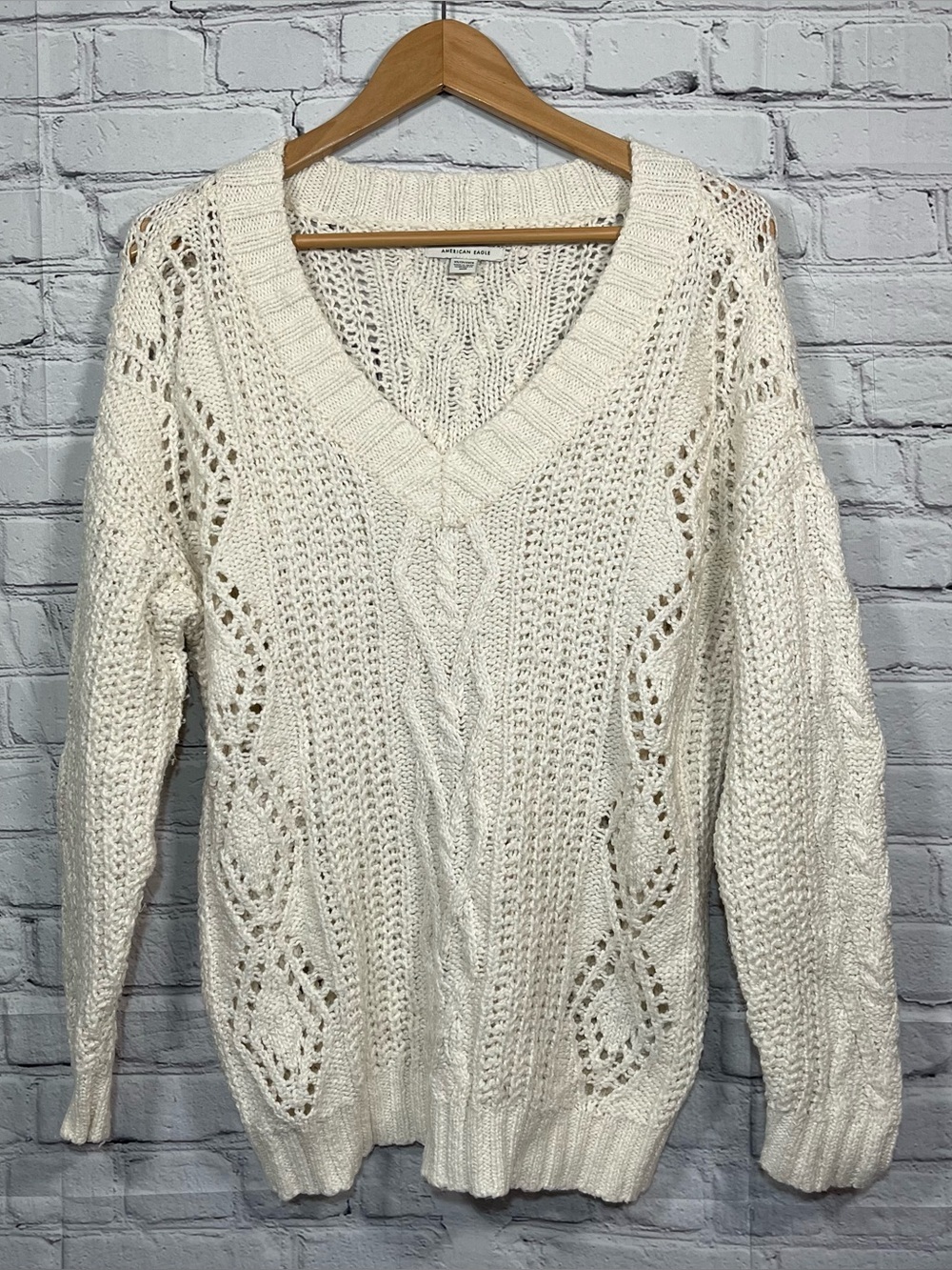American Eagle Cable Knit Sweater Womens Size XS Ivory V Neck